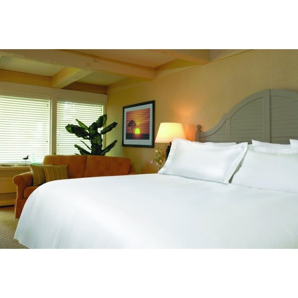 Oasis T300 Fitted Sheet King 78x80x15" White Case Of 12