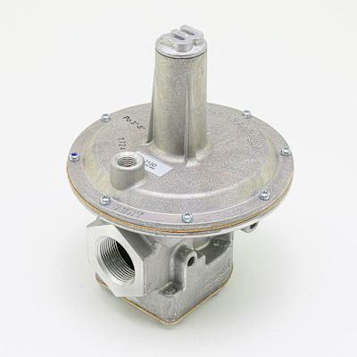 Maxitrol 1-1/4" Npt 10 PSI Max Inlet 3-8" Wc Op Balanced Gas Regulator
