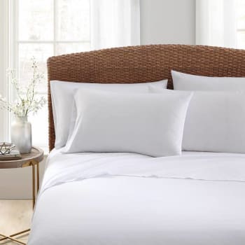 Image for Wynrest Microfiber Fitted Sheet King 78in. X 80 In. X 15 In. White (12-Case) from HD Supply