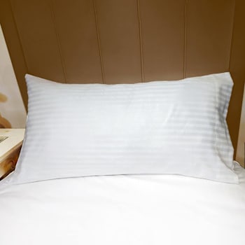 Cotton Bay Select T250 Queen 42x39 In. White Stripe, Pack Of 72