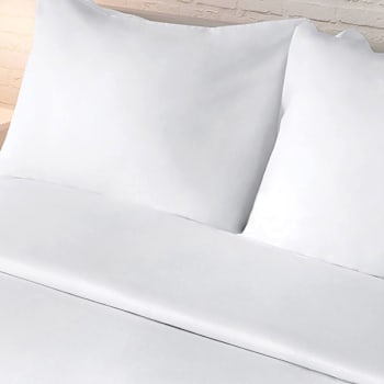 Image for Hilton Worldwide Pillowcase Queen 21x34 White 60% Cotton/40% Poly Case Of 72 from HD Supply