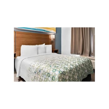 Mill Distributors, Inc. Hometowne By Red Roof King Coverlet 112 X 98" Case Of 6