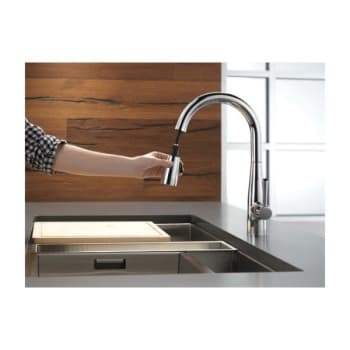 DELTA® Essa™ Pull-Down Kitchen Faucet, 1.8 GPM, 8" Center, Chrome, 1 Handle