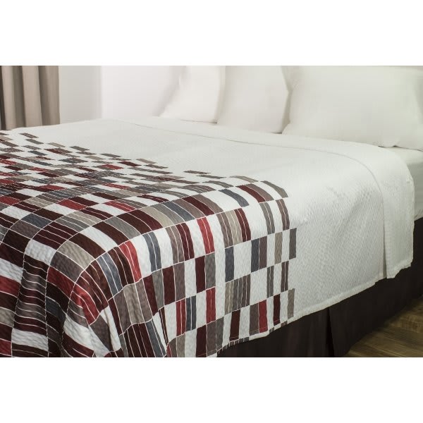Red Roof Inn Twilight Mosaic Coverlet King 112 X 98 Case Of 6